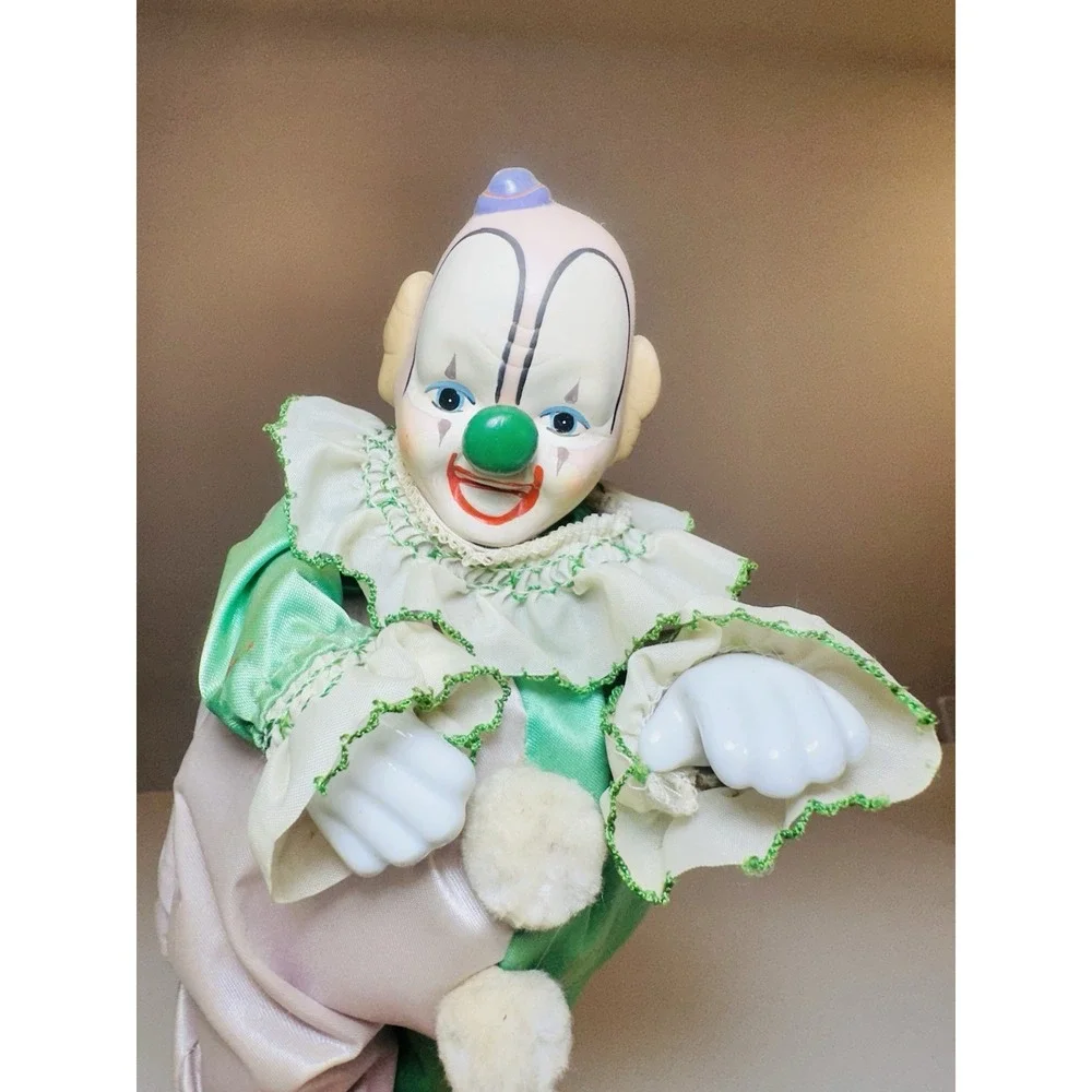 Victoria Ashlea Originals Benny Clown Music Box Plays Send In The Clowns